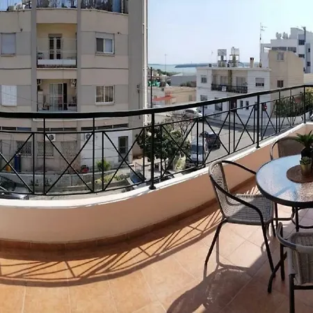 Nefeli - Salt Lake View Apartment Larnaca